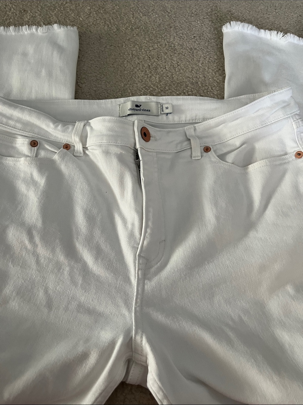 Vineyard Vines White High rise kick flare Jeans in 32!  VG condition